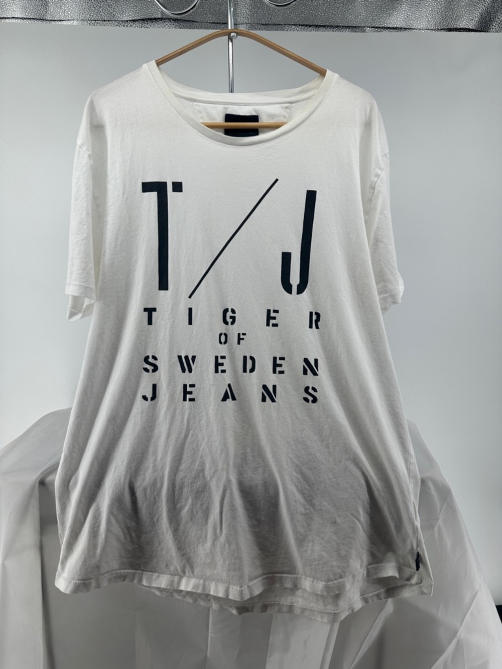 Tiger of Sweden white and black graphic tshirt